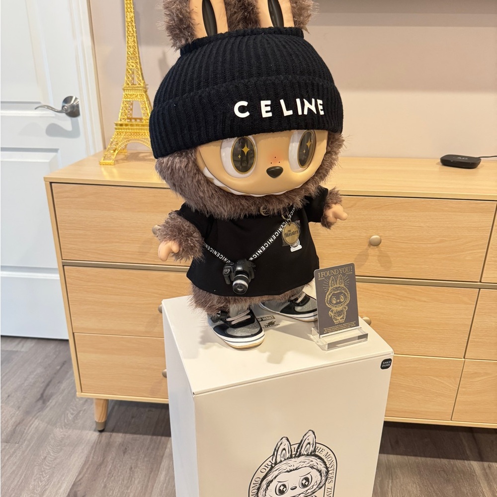 SOLD!Brand New Authentic Zimomo I Found You from PopMart